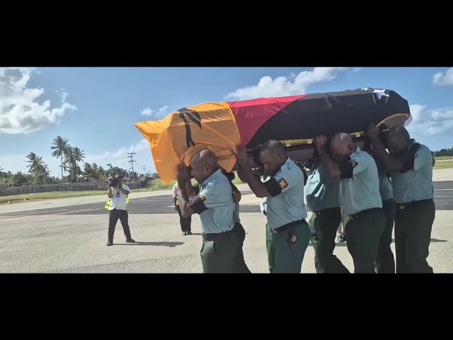 Sir Julius Chan given a Hero's welcome back to N.I.P for the last time. Courtesy of N.I.P Gov't News