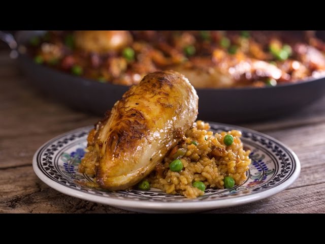 Aarón Sanchez's Christmas Arroz Con Pollo