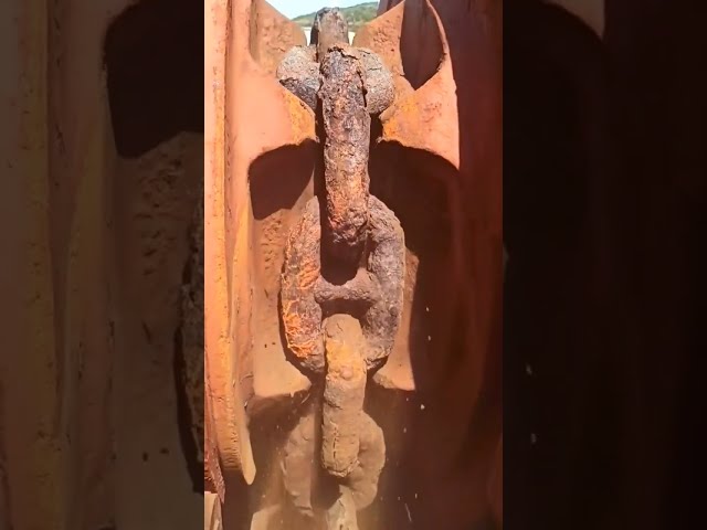 anchor drop with very rusty chains. #shorts #ships #anchor #seaman