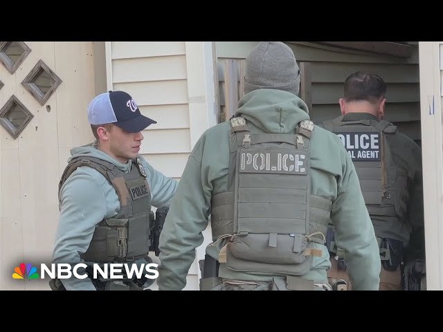 Federal agents seen taking part in a suspected ICE raid in Boston