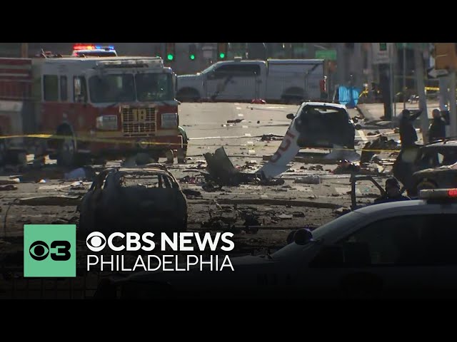 7 people killed after medical plane crashes in Northeast Philadelphia | Mayor Parker provides update