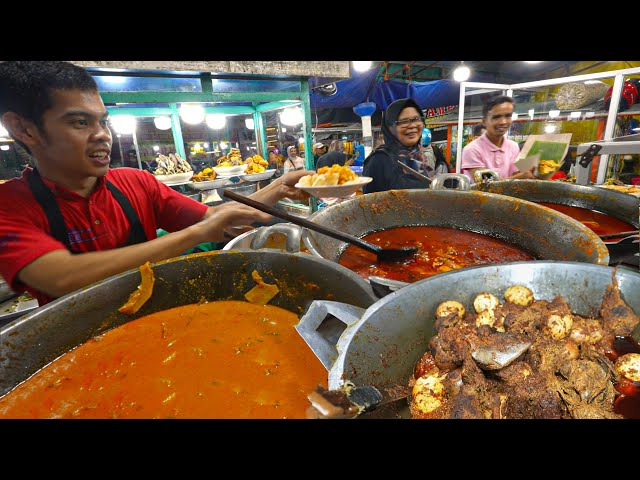 REMOTE West Sumatra Night Market Food! 🇮🇩 Pasar Kuliner Padang Panjang