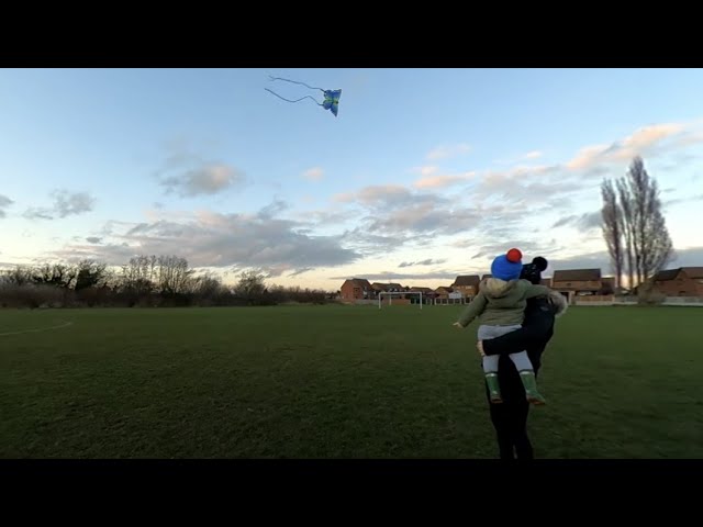 360 VR - Abbi Flying a Kite for the First Time (Part 2)