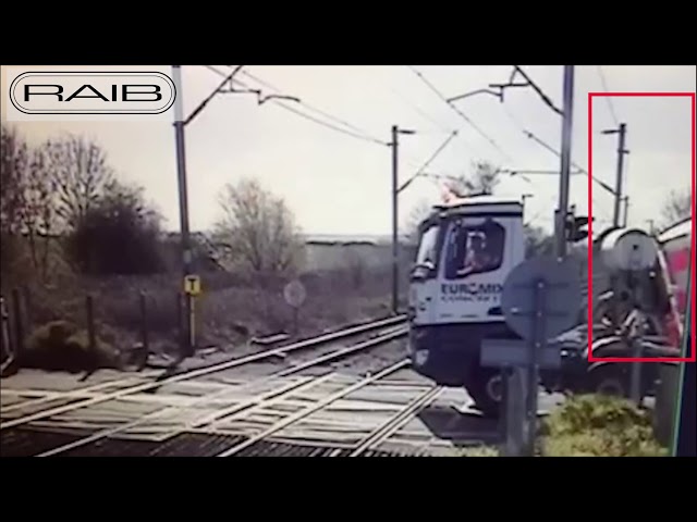 Near miss at Mucking AHB level crossing