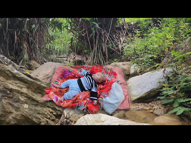 The mother treated her child's life like trash and abandoned her child in the forest without mercy.