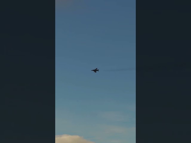 対地攻撃するF-4EJをスマホのカメラで捉えた風の動画。【DCSWorld】