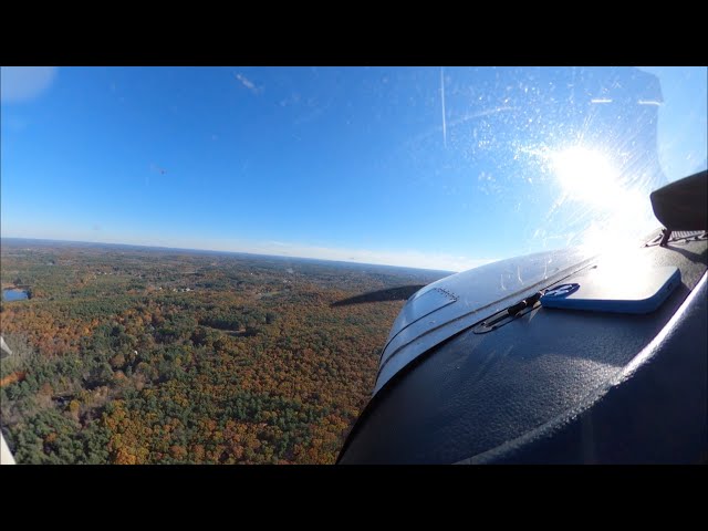 Cessna 172 Fall Foliage in Massachusetts (Minuteman Airfield 6B6 - POV - 5K 360 - No Sound)