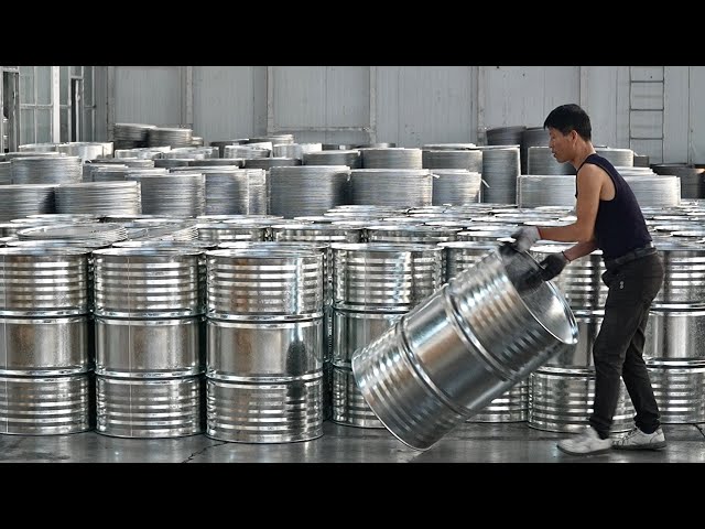 The process of mass production of gasoline barrels in Chinese factories