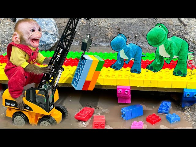 BaBy BonBon Monkey Diy Lego Bridge & Cleans Up Trash with Colorful Dinosaurs | Boss Animal HT