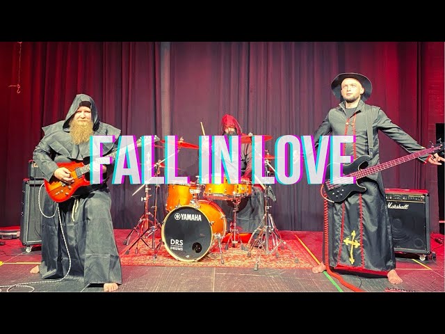 VuaL - Fall in Love (Official Video)