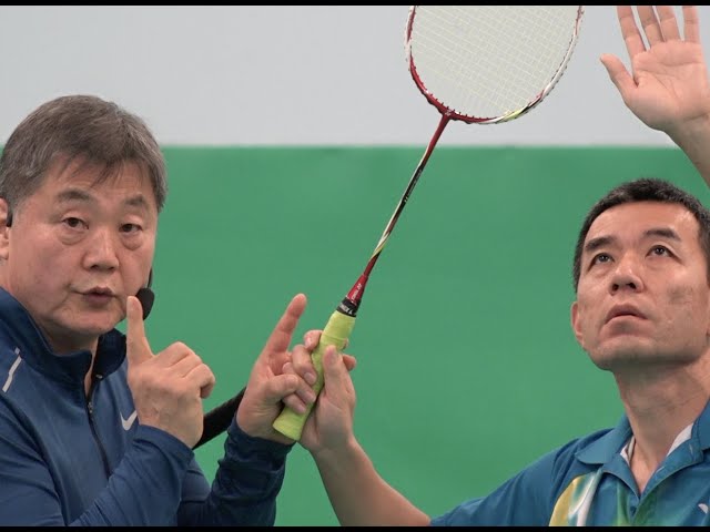 Badminton-Forehand Clear Correction-Place Your Thumb At The Right Spot