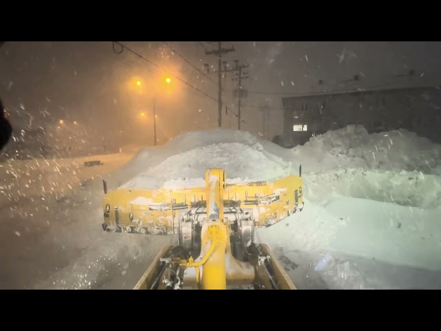 **First Blizzard of 2024 / Snow Plowing** Komatsu WA-270 W/ Metalpless Live Edge  (13/012024)