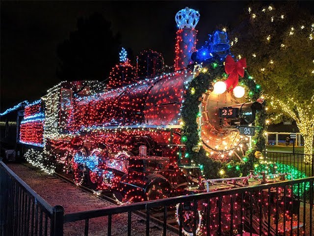 360º VIDEO: Holiday Lights train ride