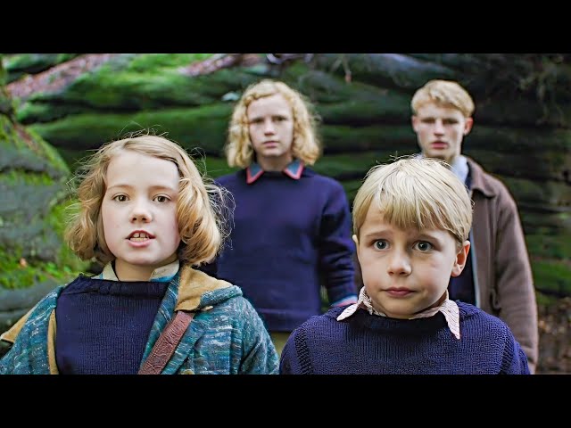 Four Kids Sail to an Abandoned Island, Only to Realize They Aren’t Alone