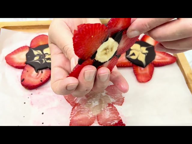 Healthy strawberry snack / Strawberry banana bark/ easy and healthy recipes.