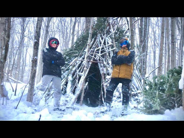 OVERNIGHT in a Snow Shelter during a BLIZZARD (16 degrees 🥶)