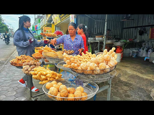 Cambodia crispy cake #phnompenhfoodtour #foodtours #cambodianstreetfoodtour #cambodiastreetfood