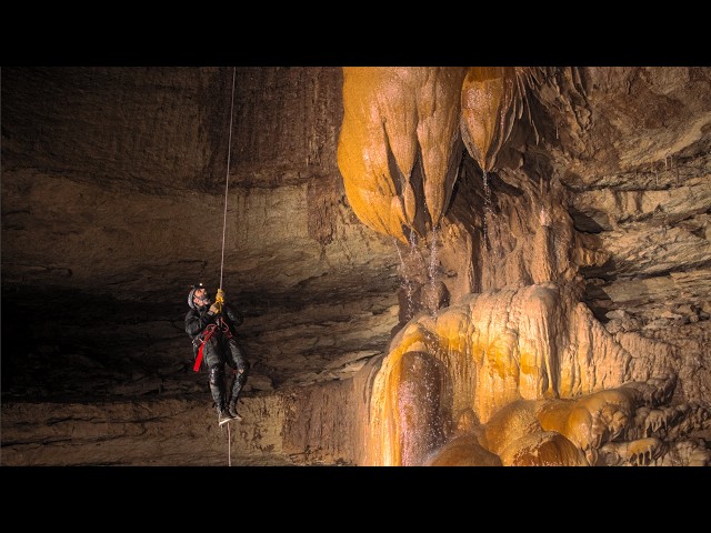 Poopy Water Caving | O9 Well Cave Exploring in Texas (POV Caving, Subtitle Commentary)