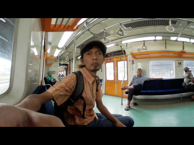 Kereta Api Tanjung Priok - Kota (KRL 3) VR 360°