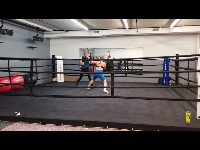 Women Boxing Sparring 2 rounds in a ROW! #sparring #girlfight #fighter #fight