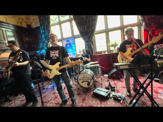 Beatles Again Live in Liverpool - Golden Slumbers/Carry That Weight/The End (Philharmonic Pub)