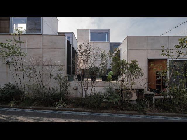 How This Japanese House Garden Immerses You in the Beauty of Changing Seasons