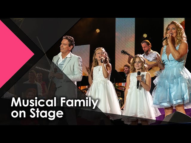 Musical Family on Stage - Wendy Kokkelkoren