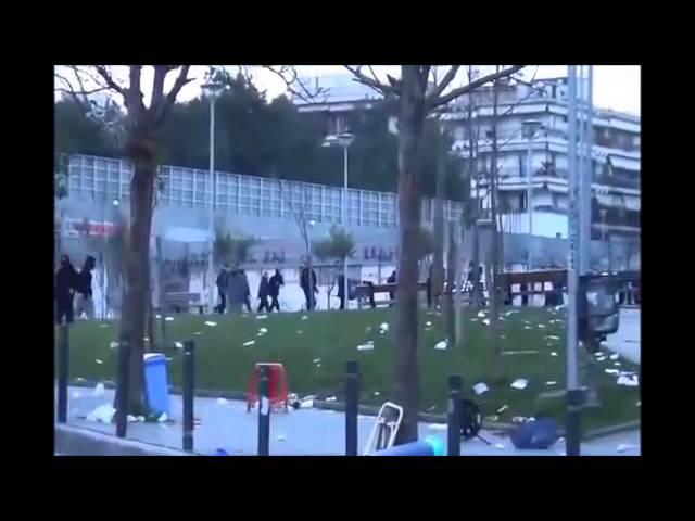 PAOK fans clash with police before match against Olympiakos 08.02.2015