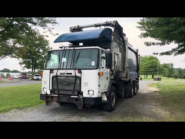 2016 AUTOCAR EXPEDITOR ACX-64 FRONT LOADER WITH HEIL ODYSSEY  LOT# 1048 AUGUST 2023 AUCTION