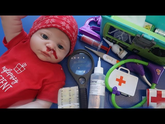 ASMR  Satisfying Doctor's kit box Reborn  Alice hit baby Alex/ Pinky Toy