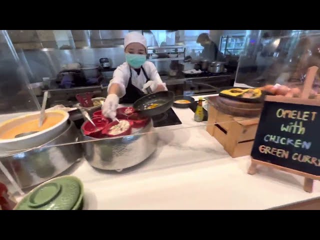 Sheraton Grande Sukhumvit, Bangkok | Orchid Café International restaurant | breakfast food display.