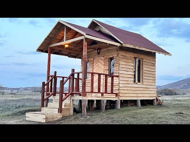 A Wonderful Wooden House Built by One Man Alone!