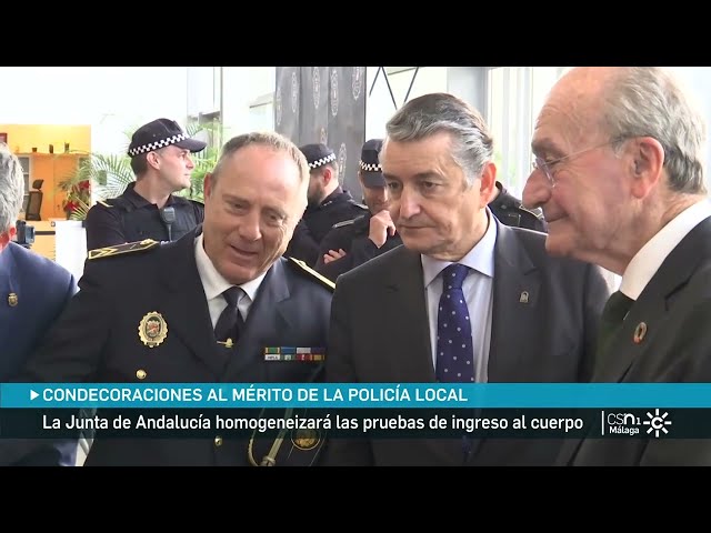 250113 #PolicíaLocalMálaga 👮‍♂️🎖Condecoraciones Orden al Mérito #PolicíaLocal #Andalucía 📺CSN1Málaga