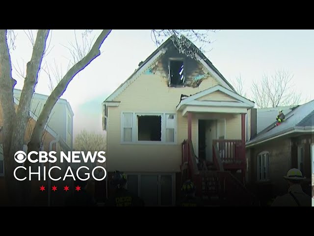 Firefighters battle 2-alarm fire on Chicago's Northwest Side