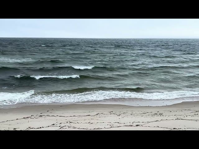 crashing 🌊 waves at Chapoquoit Beach