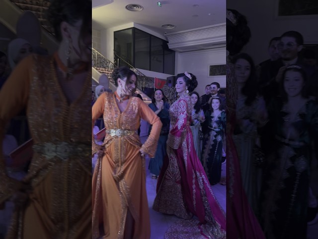 Danse kabyle mariage kabyle #kabylie #dance #tizi_ouzou #mariage #kabyle_girl #kabylienne #dz