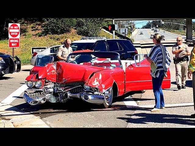 Crashed Classic Cars & A Few Vettes