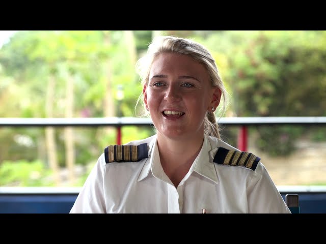 Olivia Magoffin: Australian pilot delivering medical supplies, Pacific humanitarian corridor