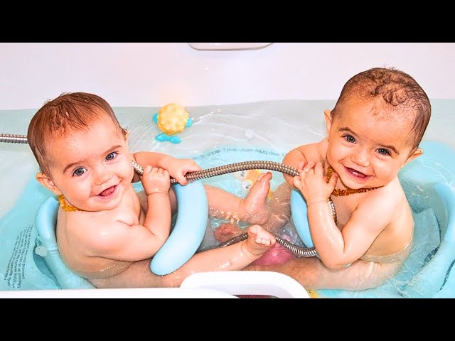 TOP OF THE WEEK - Hilarious Twin Baby Moments That You Can't Miss