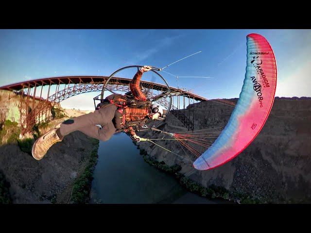 Flying my paramotor through a steel bridge!!! - UNCUT 360 VR