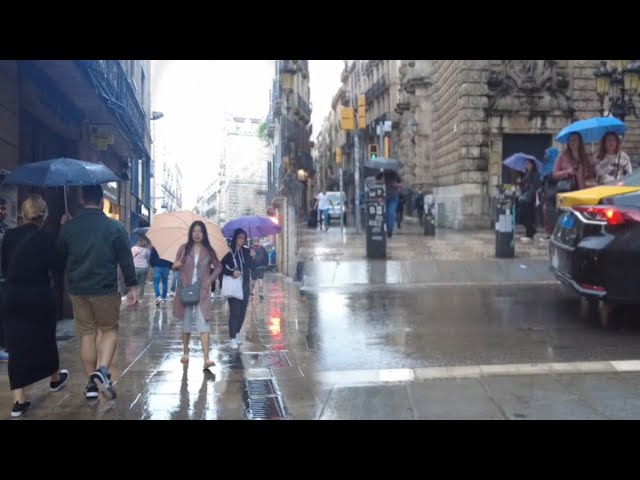 BARCELONA RAIN WALK 2023 SUMMER