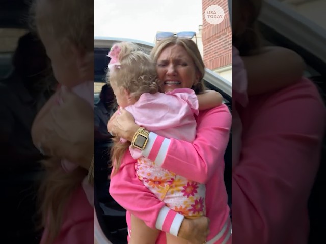 Toddler’s 'Big Sis' T-shirt reveal leaves family in tears of joy | Humankind #shorts #surprise