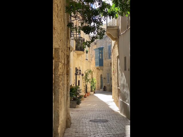 #ExploreMore #Wonder around Malta's Streets and Alleys 🤩 ❤️