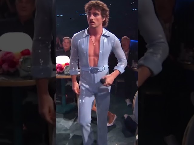 Benson Boone SHOCKS the Grammys—Clothes Off & Flip On! 🎤🤸‍♂️