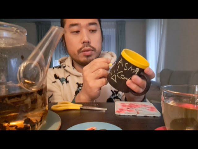 ASMR DRINKING OOLONG TEA & DRAWING ON MUG WITH CHALK 🖍️☕