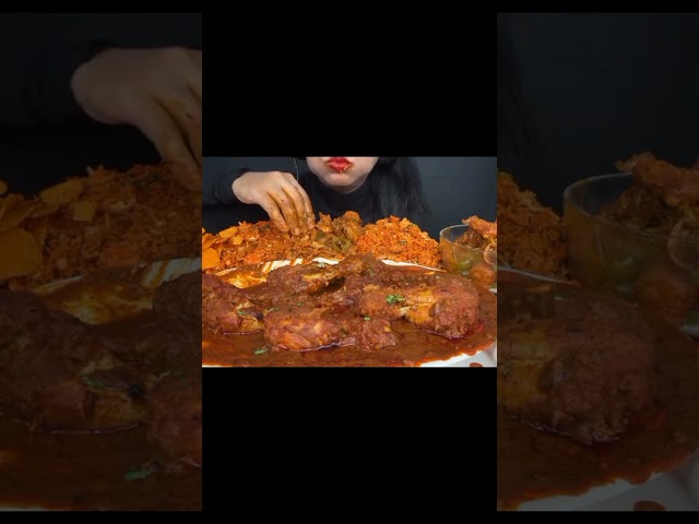 SPICY CHICKEN FRIEDRICE, DESI VILLAGE STYLE CHICKEN CURRY 🔥#shorts #asmr #asmreating #mukbang