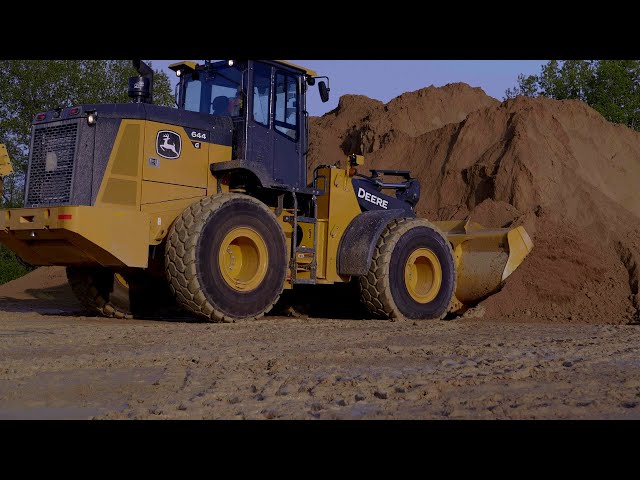 John Deere 644 G-Tier Wheel Loader 360° Experience