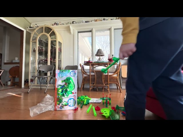 Christmas, un boxing mindware mini golf marble run￼