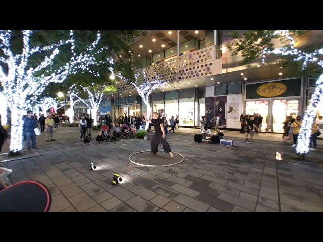 [VR180] Lenovo「Mirage Camera」Street Performer - Crystal Ball