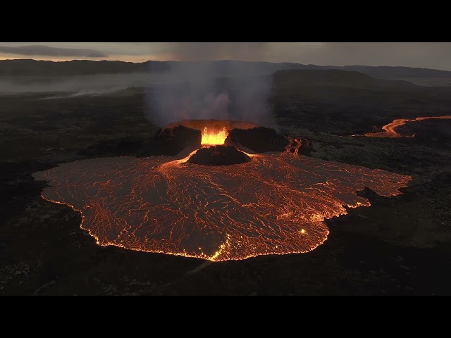 Glitter Lake - July 19 2023 - Footage from the current eruption in Iceland - 4K